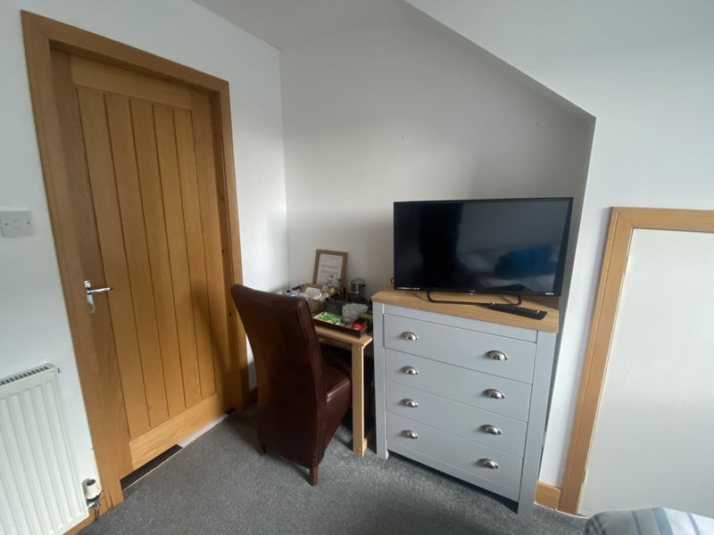 Double with ensuite  in large town house - student accommodation in Montrose - img_7