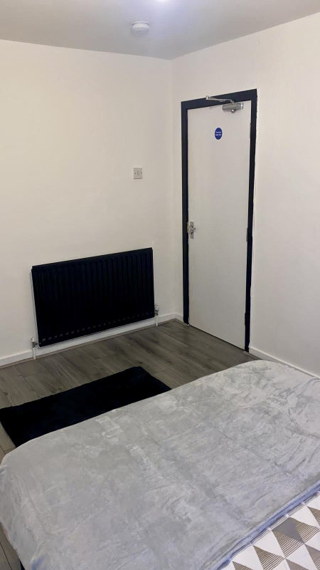 Doubles Rooms The City Centre - student accommodation in Wolverhampton - img_5