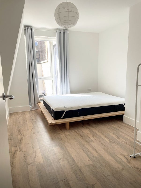 E6 Bright Double Room | Furnished | New | BillsInc - student accommodation in London E6 - img_1