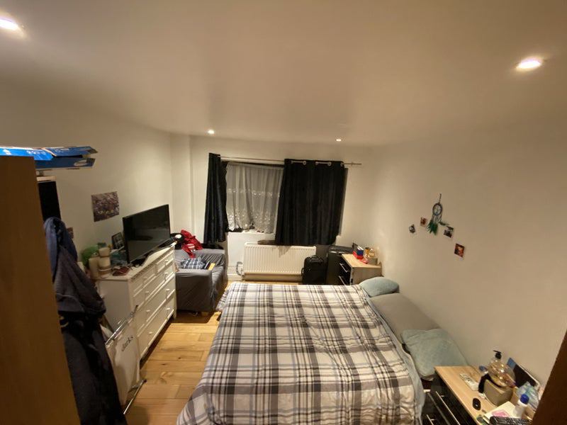 Elegant - 3 Bedroom Flat In Ealing Broadway - student accommodation in Ealing - img_2