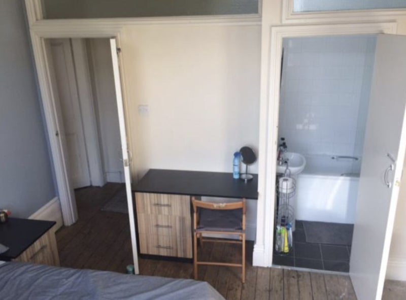 En suite double room in central Leeds - student accommodation in Leeds City Centre - img_2
