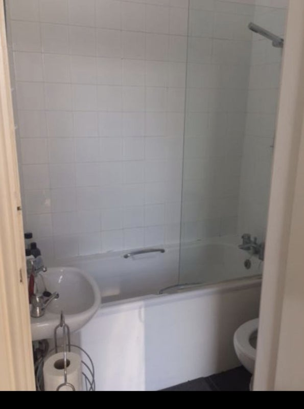 En suite double room in central Leeds - student accommodation in Leeds City Centre - img_5