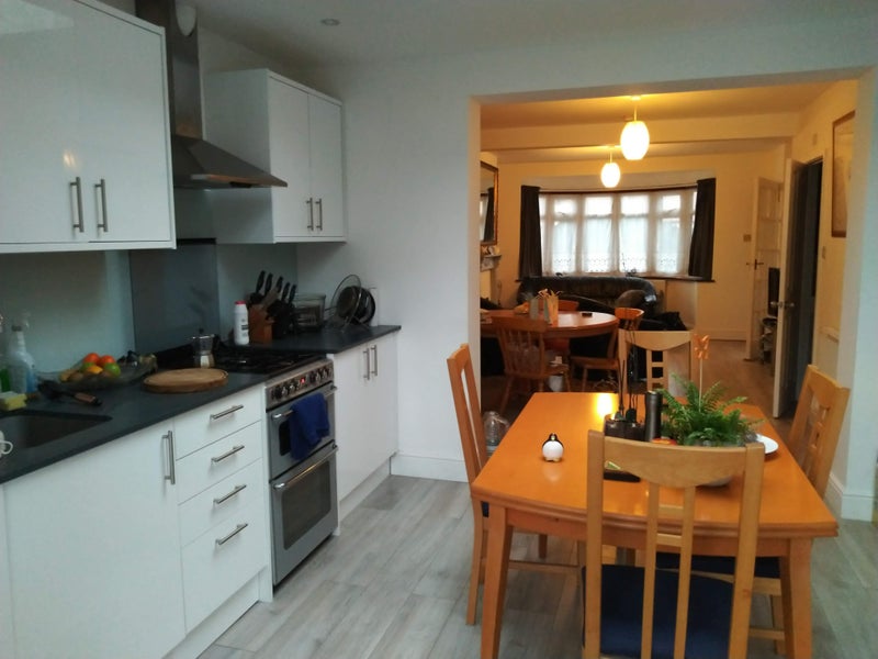 En Suite Double room in modernised house - student accommodation in Ruislip - img_4
