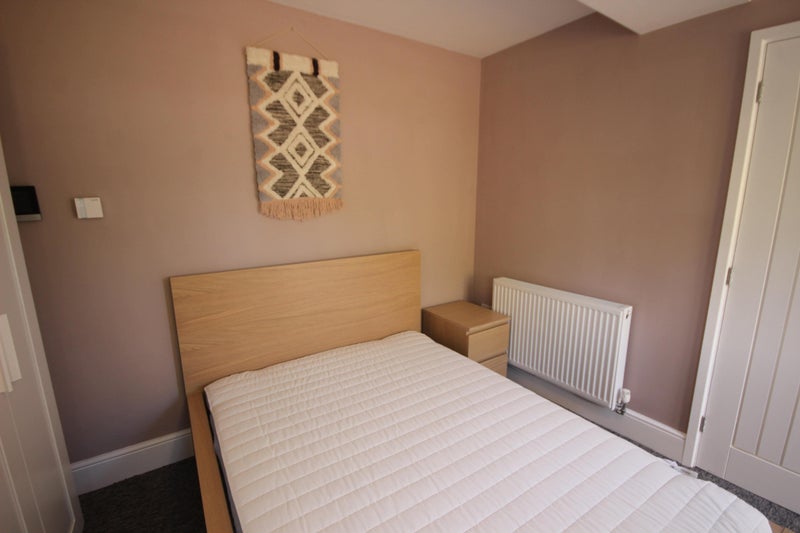 En Suite double room in premium HMO - student accommodation in Yeovil - img_7