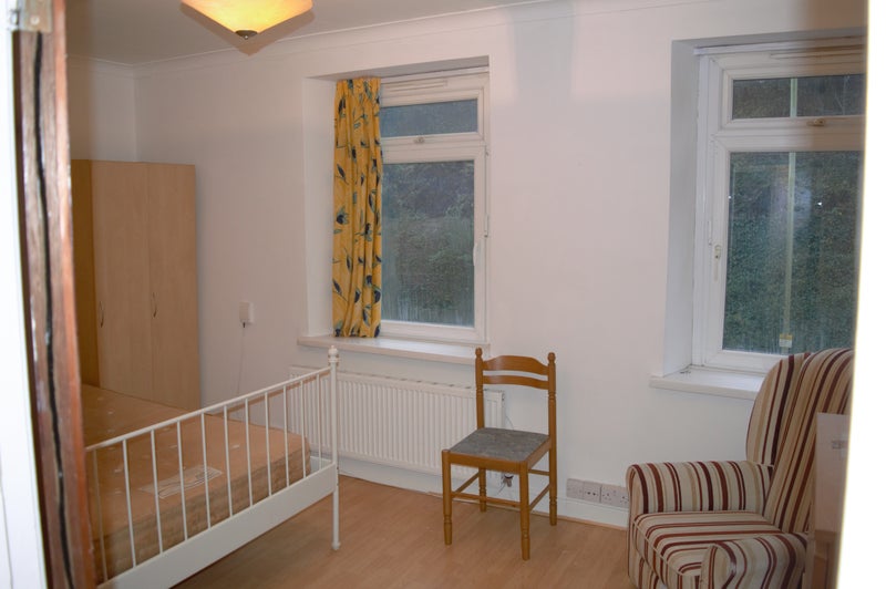 En suite Rooms to Let - student accommodation in Treforest - img_3