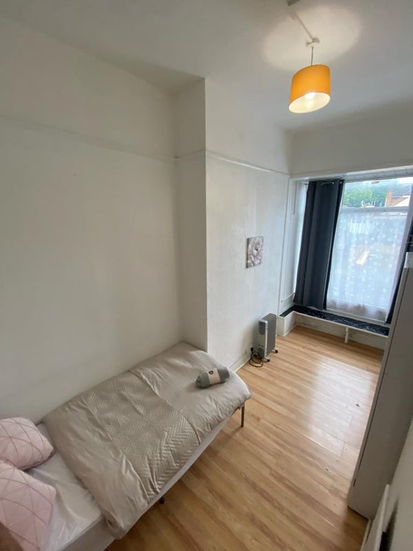 En-suite £127 Per Week Inc Bills Luton Centre - student accommodation in Luton - img_4