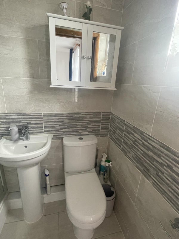 en-suite double bedroom fully furnished - student accommodation in Canning Town - img_6
