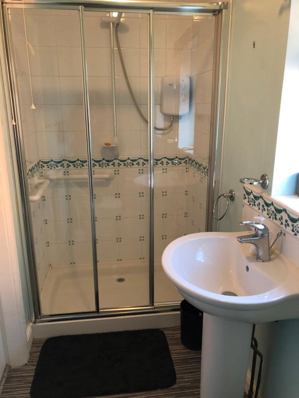 En-suite double bedroom only inc of bills - student accommodation in Birstall - img_6