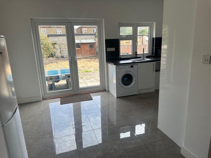 Ensuite room available in Thorton heath bills incl - student accommodation in Thornton Heath - img_2