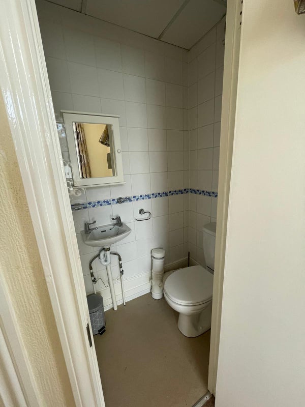 Ensuite Room Available - student accommodation in Cheltenham - img_2