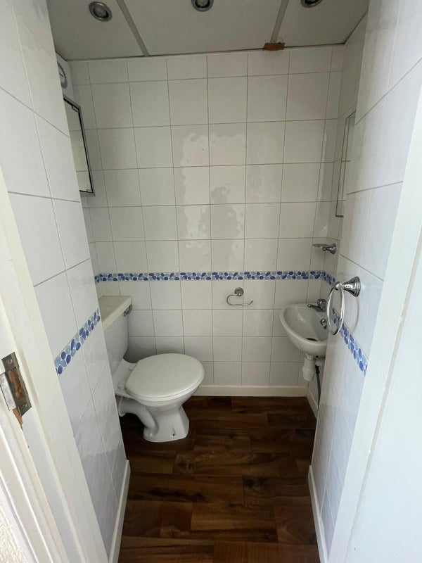 Ensuite Room Available - student accommodation in Cheltenham - img_3