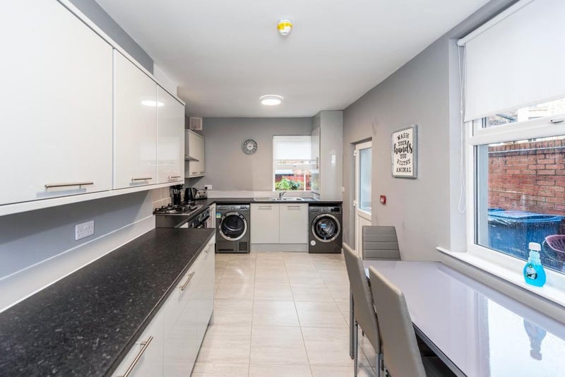 *En-Suite Room Just Become Available* *L13 Area* - student accommodation in Liverpool - img_2