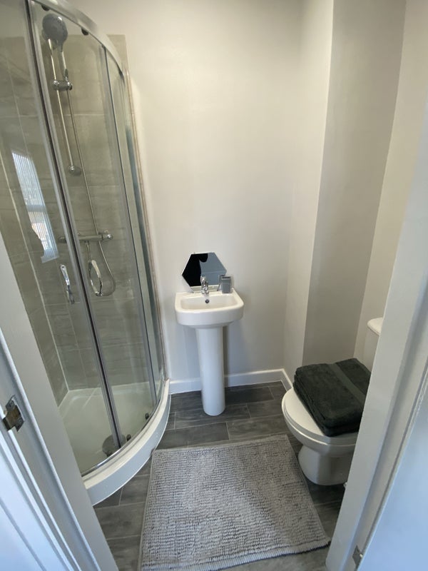 *En-Suite Room Just Become Available* *L13 Area* - student accommodation in Liverpool - img_5
