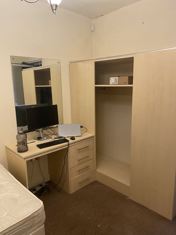 En-suite room to rent for short term - student accommodation in Headingley - img_1