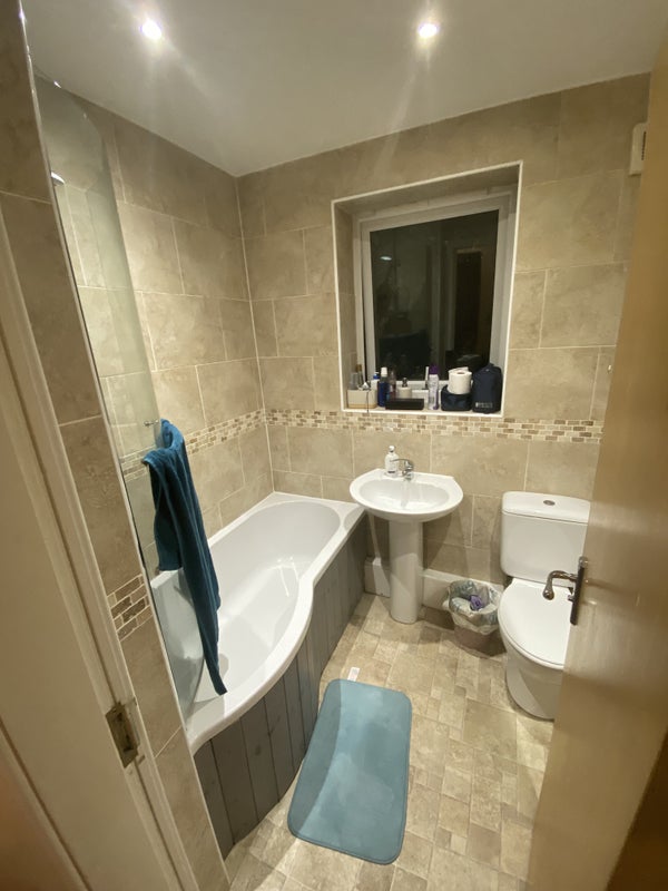 En-suite room to rent for short term - student accommodation in Headingley - img_8