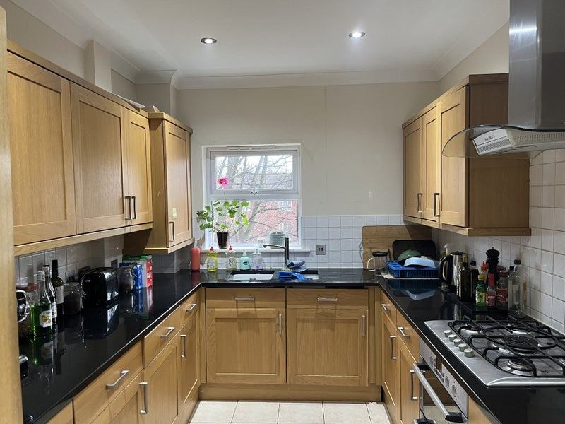 Ensuite rooms in spacious 3 bed - student accommodation in Liverpool - img_3