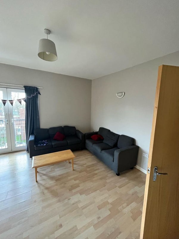 Ensuite Student Flat Urgent - student accommodation in Fallowfield - img_2