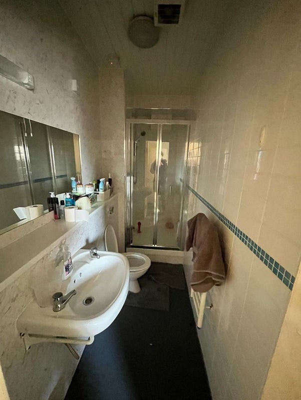 Ensuite Student Flat Urgent - student accommodation in Fallowfield - img_3