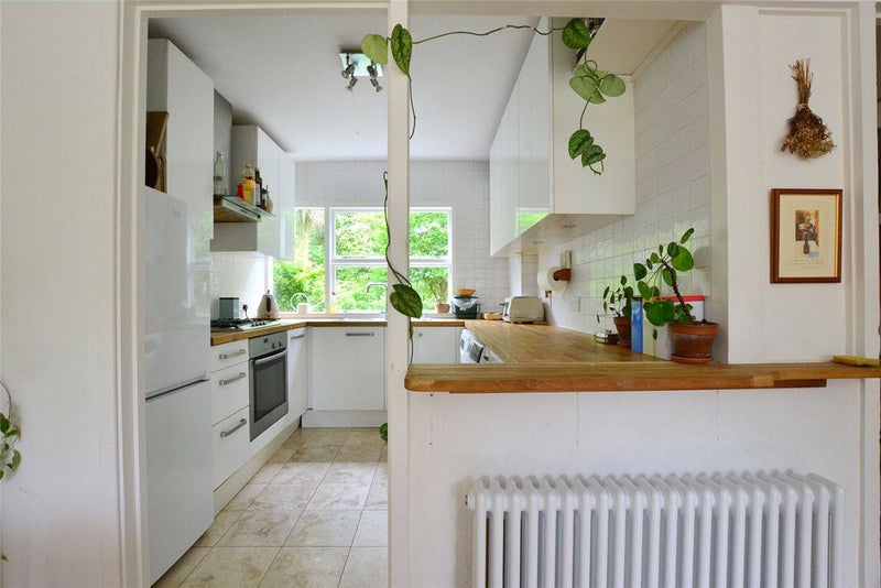 Entire 2 bed modernist flat (bills incl) SHORT LET - student accommodation in Blackheath - img_5