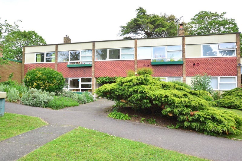 Entire 2 bed modernist flat (bills incl) SHORT LET - student accommodation in Blackheath - img_4