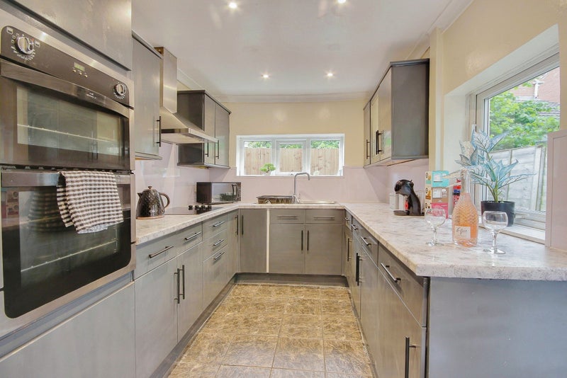 Entire 3 bedroom house in Gloucester - student accommodation in Gloucester - img_7