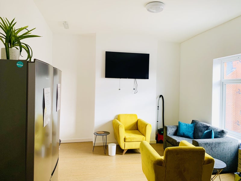 Exceptional Standard Ensuite Room - student accommodation in Long Eaton - img_6
