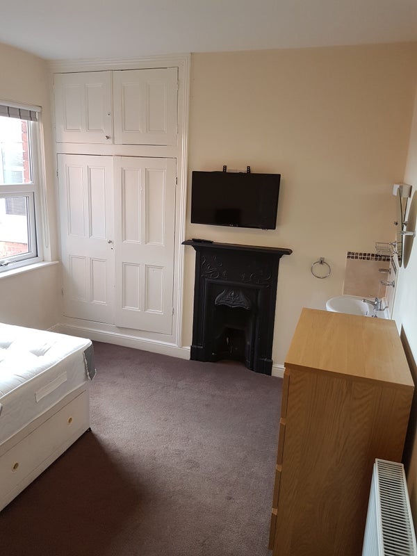 Executive Double Room In Very Large Modern House - student accommodation in Stafford - img_5