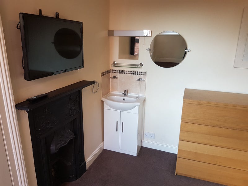 Executive Double Room In Very Large Modern House - student accommodation in Stafford - img_10