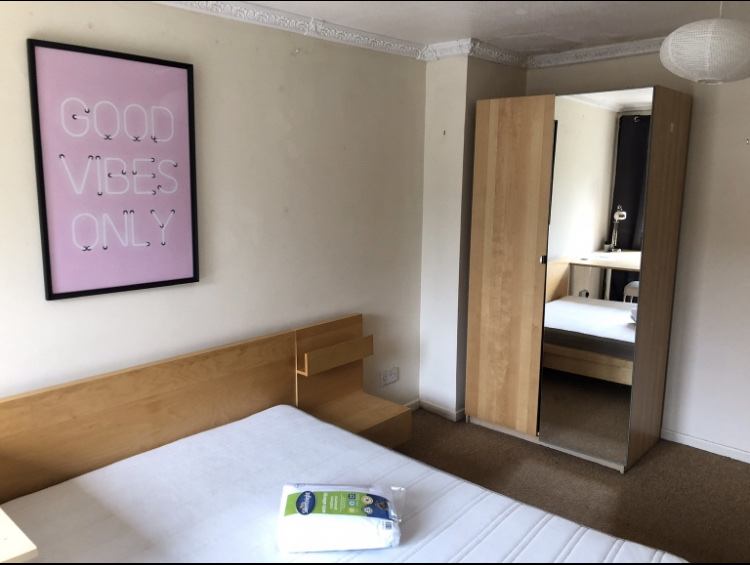 Extra large double bedroom with balcony - student accommodation in Milton Keynes - img_3