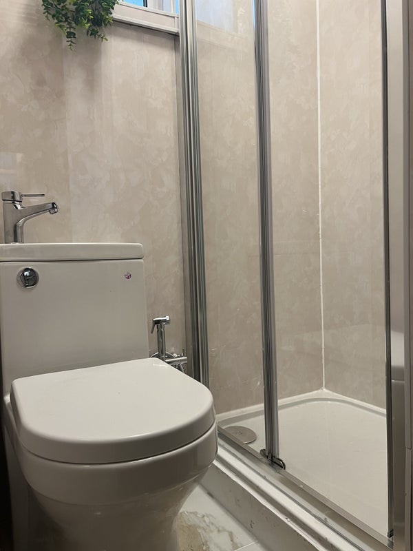 Extra Large Double Room Barking - student accommodation in Barking - img_7