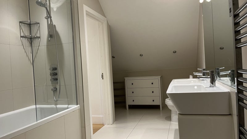 Extra Large Loft Room - student accommodation in Grove Park - img_6