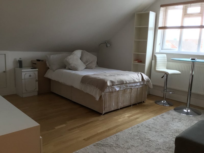 Extra Large Loft Room - student accommodation in Grove Park - img_1