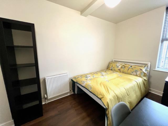 Fantastic double rooms available £495 month - student accommodation in Sheffield - img_5