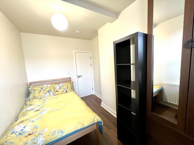 Fantastic double rooms available £495 month - student accommodation in Sheffield - img_4