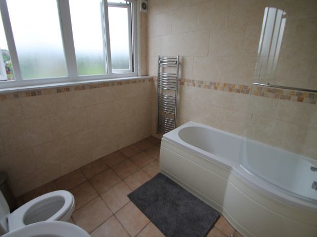 Fantastic House With Huge Rooms Near Uni/City - student accommodation in Leeds - img_6