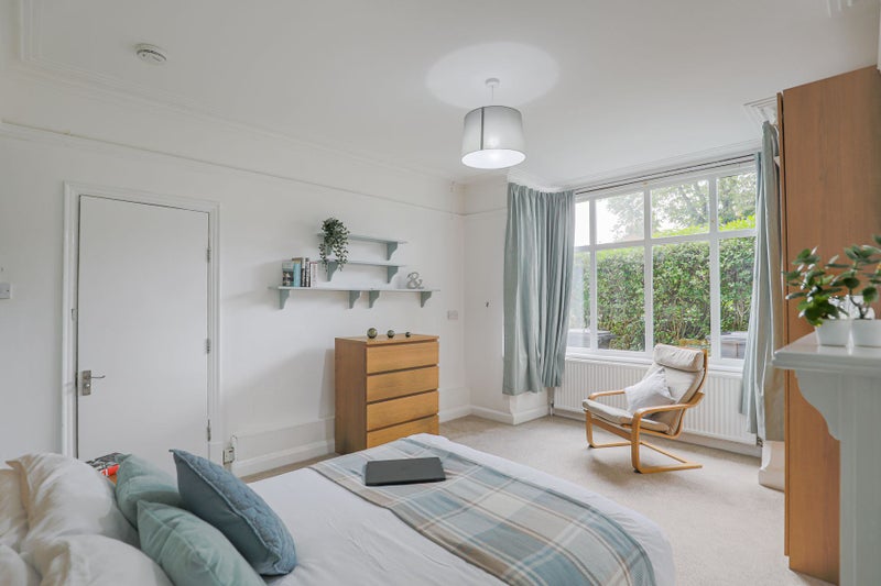 Fantastic , Large Double Room For Professionals - student accommodation in Leicester - img_1