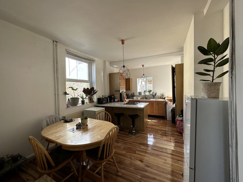 Four bedrooms near Cardiff Bay/ Ikea - student accommodation in Cardiff - img_3