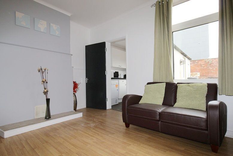 Fully furnished double room in 4 bed shared house - student accommodation in Lincoln - img_5
