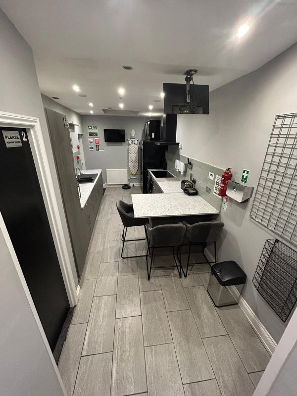 Fully Refurbished - 2 mins from the Train Station - student accommodation in Castleford - img_2