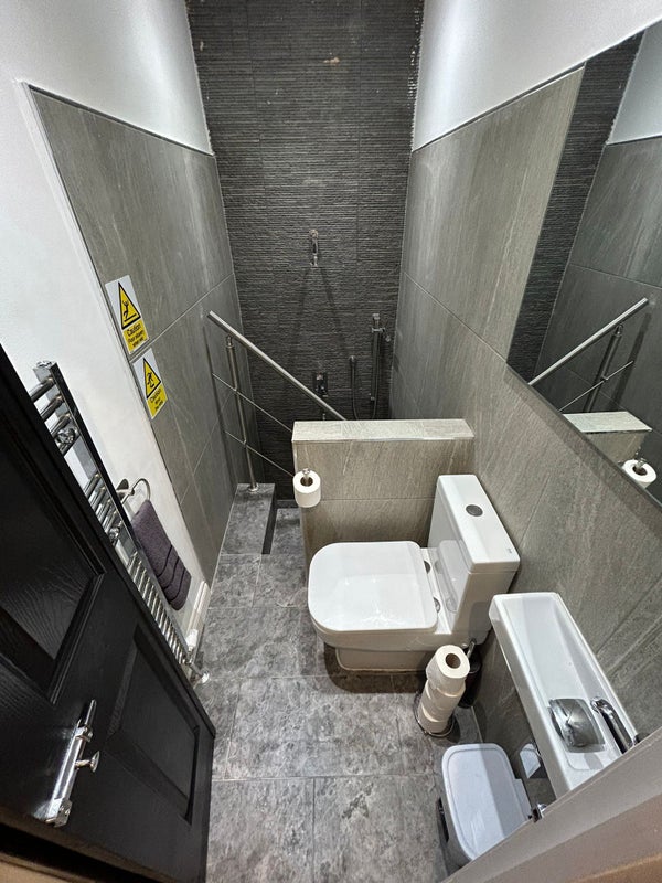 Fully Refurbished - 2 mins from the Train Station - student accommodation in Castleford - img_4