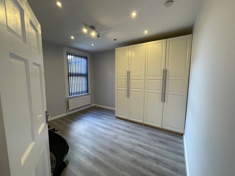 Fully refurbished Double room in central Slough - student accommodation in Slough - img_3