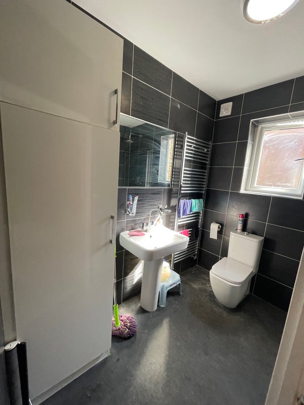 Fully refurbished Double room in central Slough - student accommodation in Slough - img_6