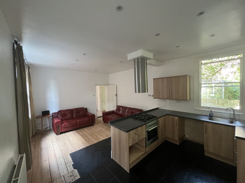 Furnished bedroom in lovely home - student accommodation in South Ealing - img_7