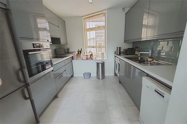 Furnished Dbl Room Available In Canary Whf -E14 8L - student accommodation in Canary Wharf - img_4
