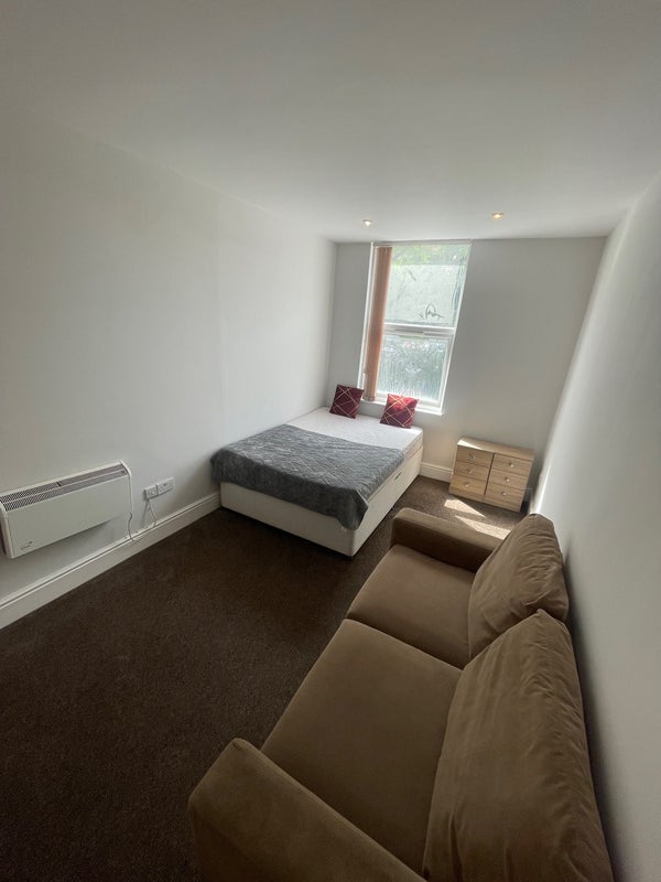 Furnished Double bedroom available in prime locati - student accommodation in Chorlton - img_1