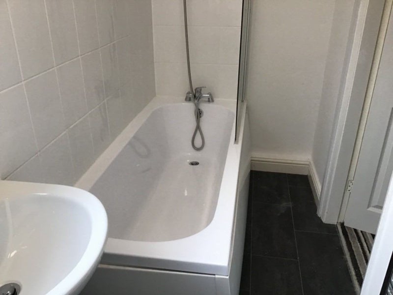 Furnished Double Room With En-Suite - student accommodation in Wigan - img_2