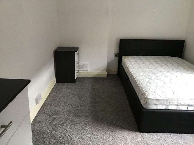 Furnished Double Room With En-Suite - student accommodation in Wigan - img_3