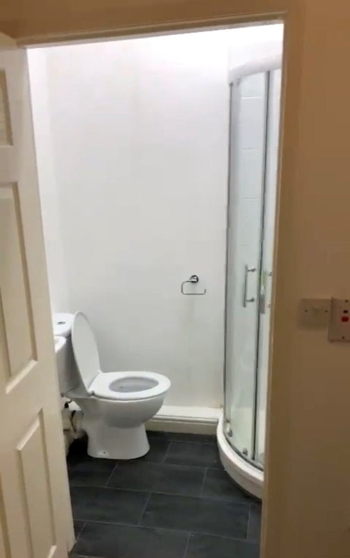 Furnished Double Room With En-Suite - student accommodation in Wigan - img_5