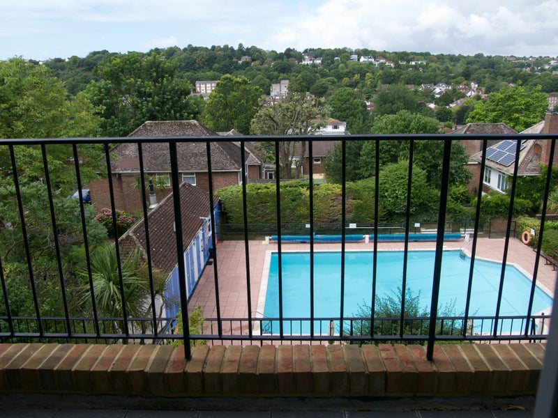 Furnished en-suite double room with pool access - student accommodation in Preston - img_3