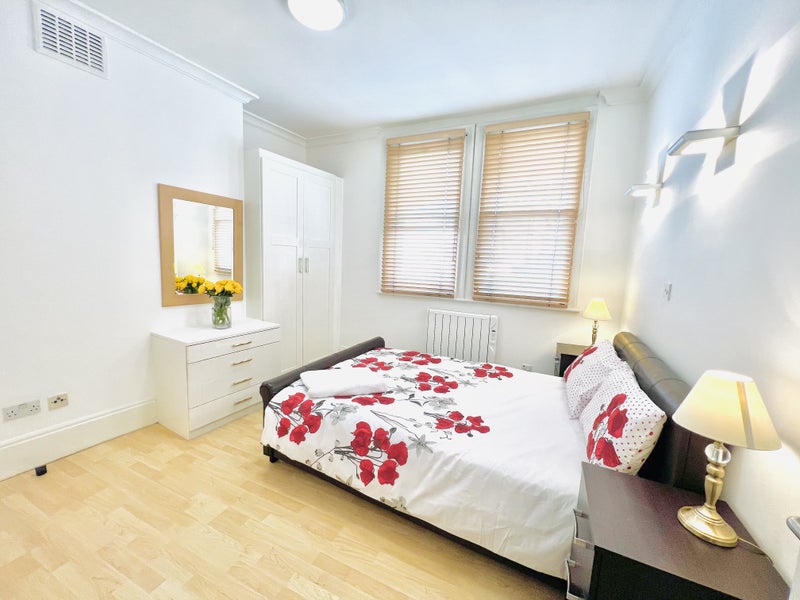 Furnished Large One bedroom Flat in Mayfair - student accommodation in Mayfair - img_1